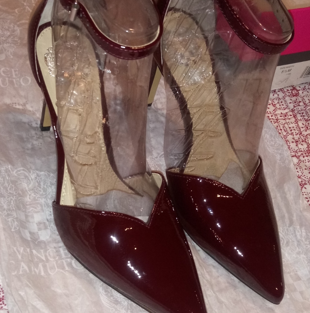Vince Camuto pumps